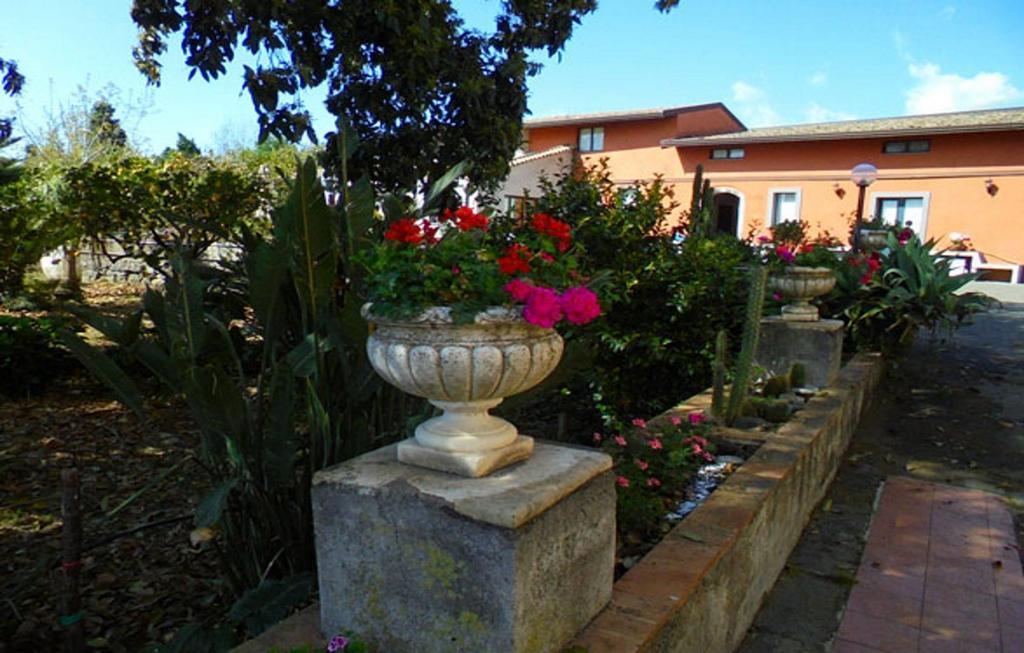 Baglio Delle Rose Bed and Breakfast Giarre Exteriör bild