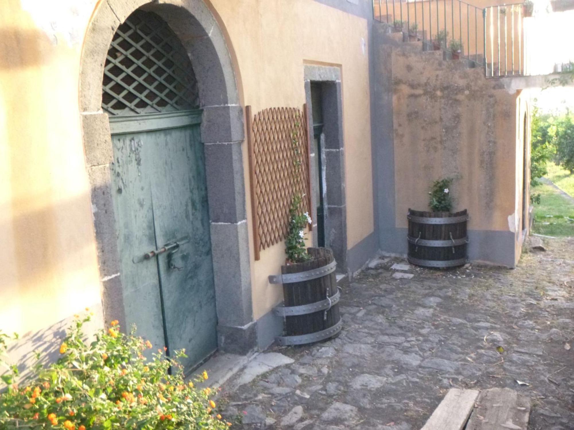 Baglio Delle Rose Bed and Breakfast Giarre Exteriör bild