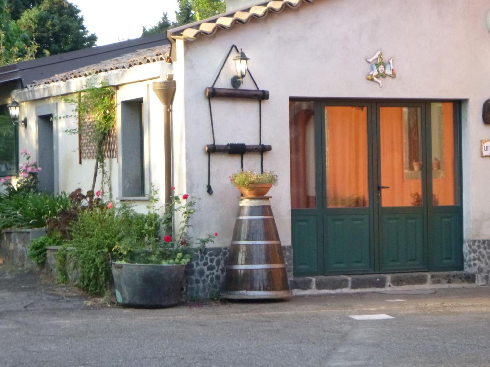 Baglio Delle Rose Bed and Breakfast Giarre Exteriör bild