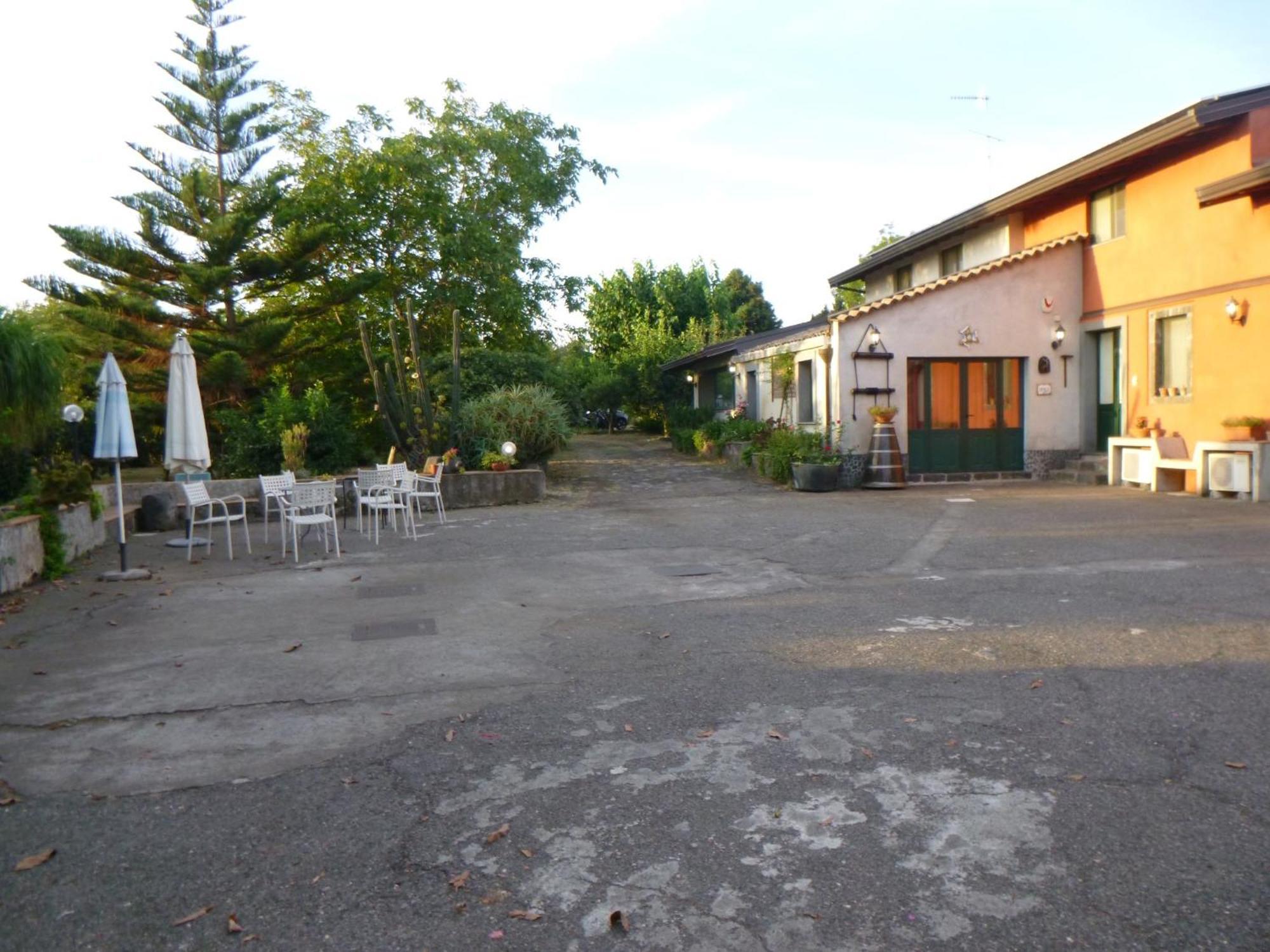 Baglio Delle Rose Bed and Breakfast Giarre Exteriör bild